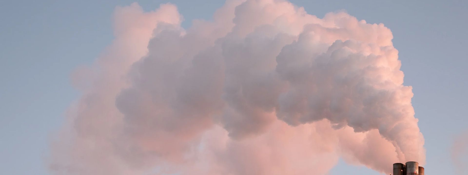 air pollution from a shipping vessel